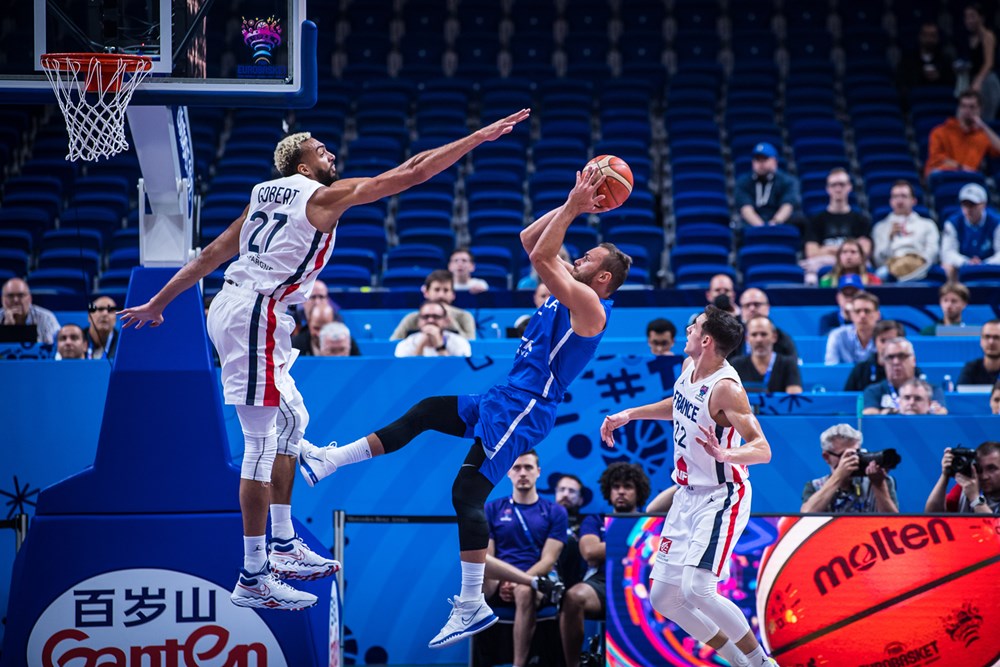 欧洲篮球赛场花絮：西班牙联赛擂台赛热闹开战，战绩斐然的简单介绍