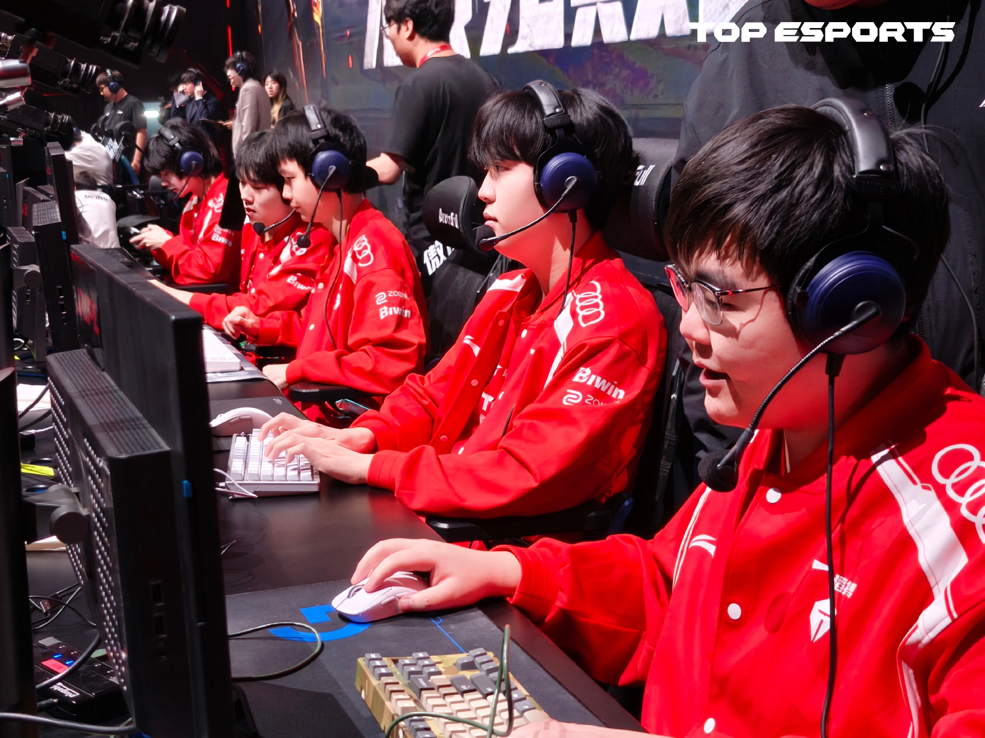 开云体育登录-MAD血洗WBG，Doinb线上压制力十足宿命之战小组赛，技惊四座