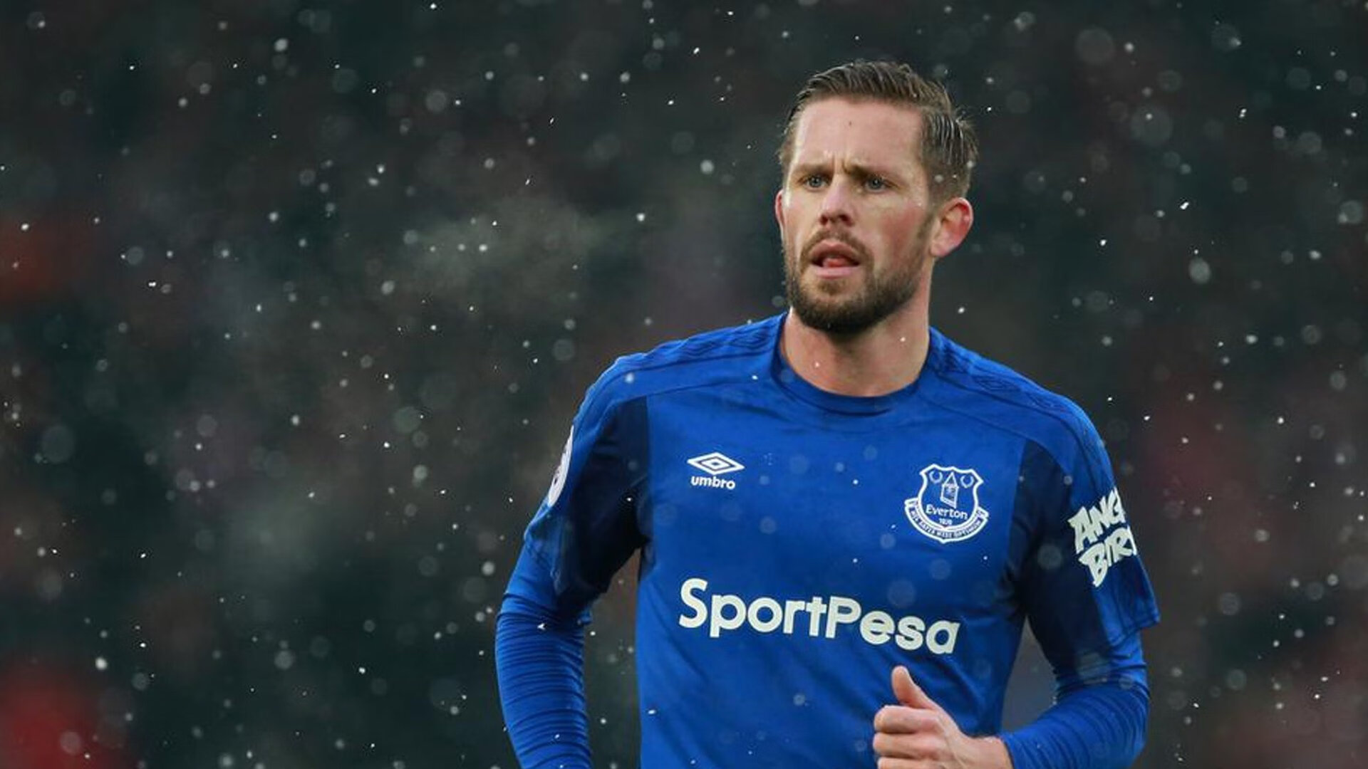 中场铁闸定乾坤!坎特窒息式防守绞杀玻利维亚,佛罗伦萨战术完胜