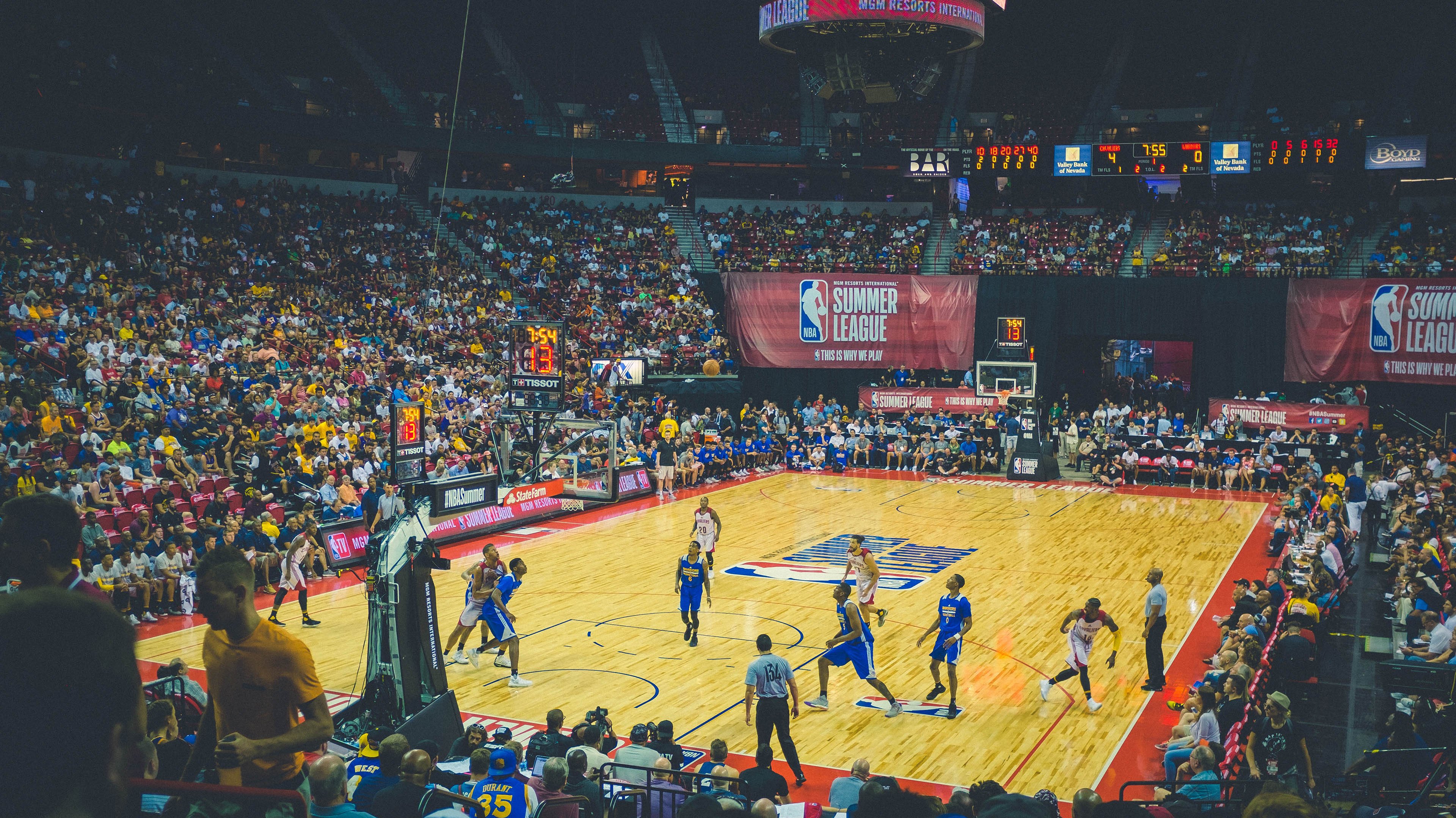 开云体育入口-绝境还魂！哈利伯顿窒息抢断绝杀尼克斯，雷霆三少时代在此刻重生